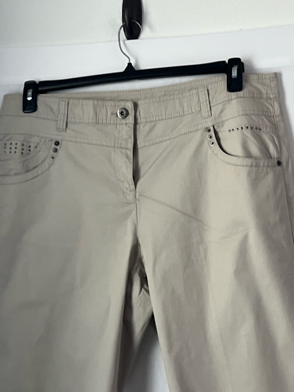 Style & Co. Cute Beige Bermuda Shorts with Stud Accents, Size 16W - Picture 2 of 12